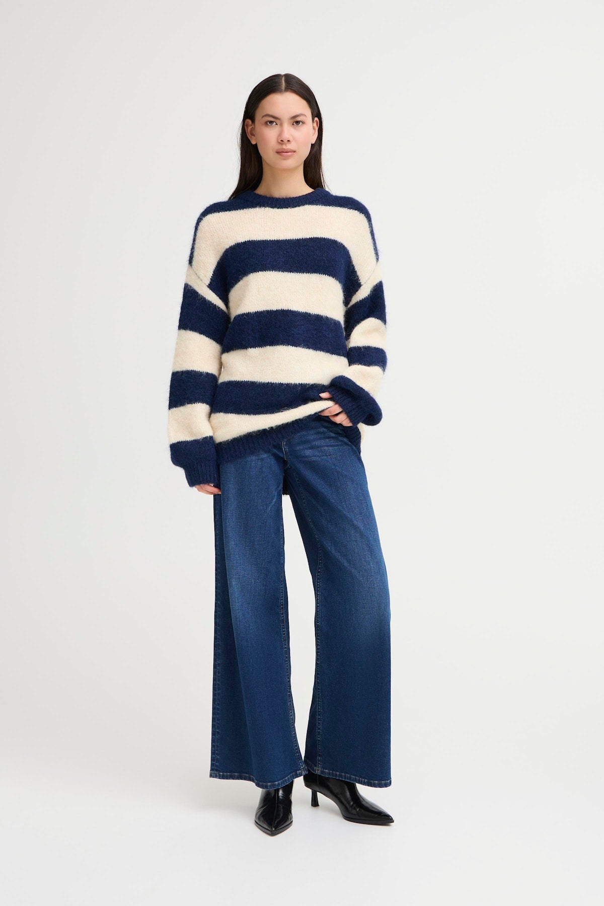 Ichi Ihdayana Pullover