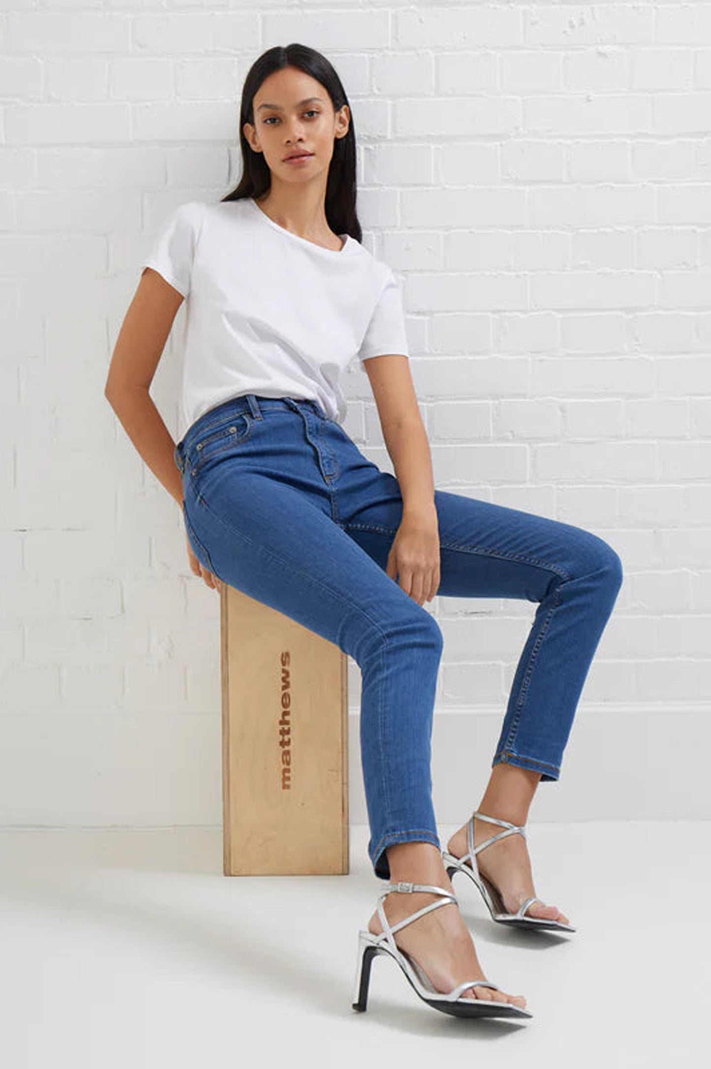 French Connection Rebound Response Skinny Jeans 30 Inch Mid Wash