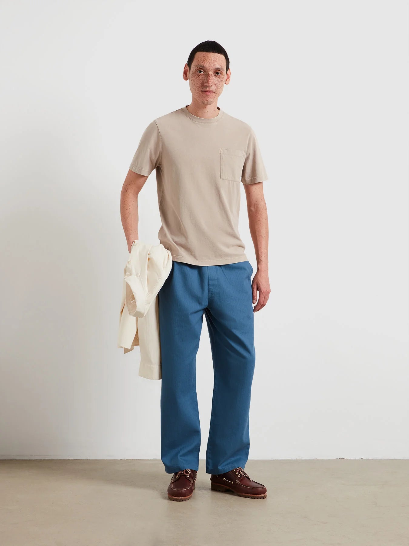 Farah Stacy Pocket T-Shirt In Ashen Taupe