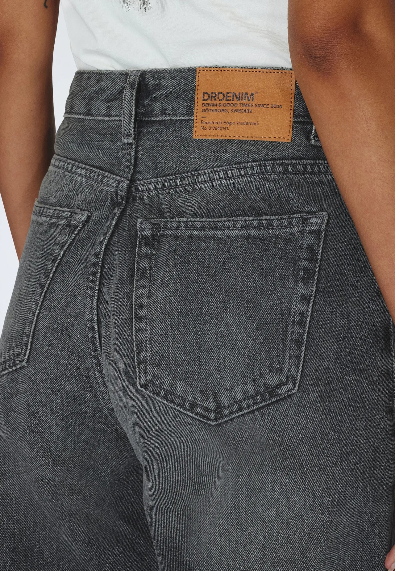 Dr. Denim Donna High Relaxed - Mid Grey Used