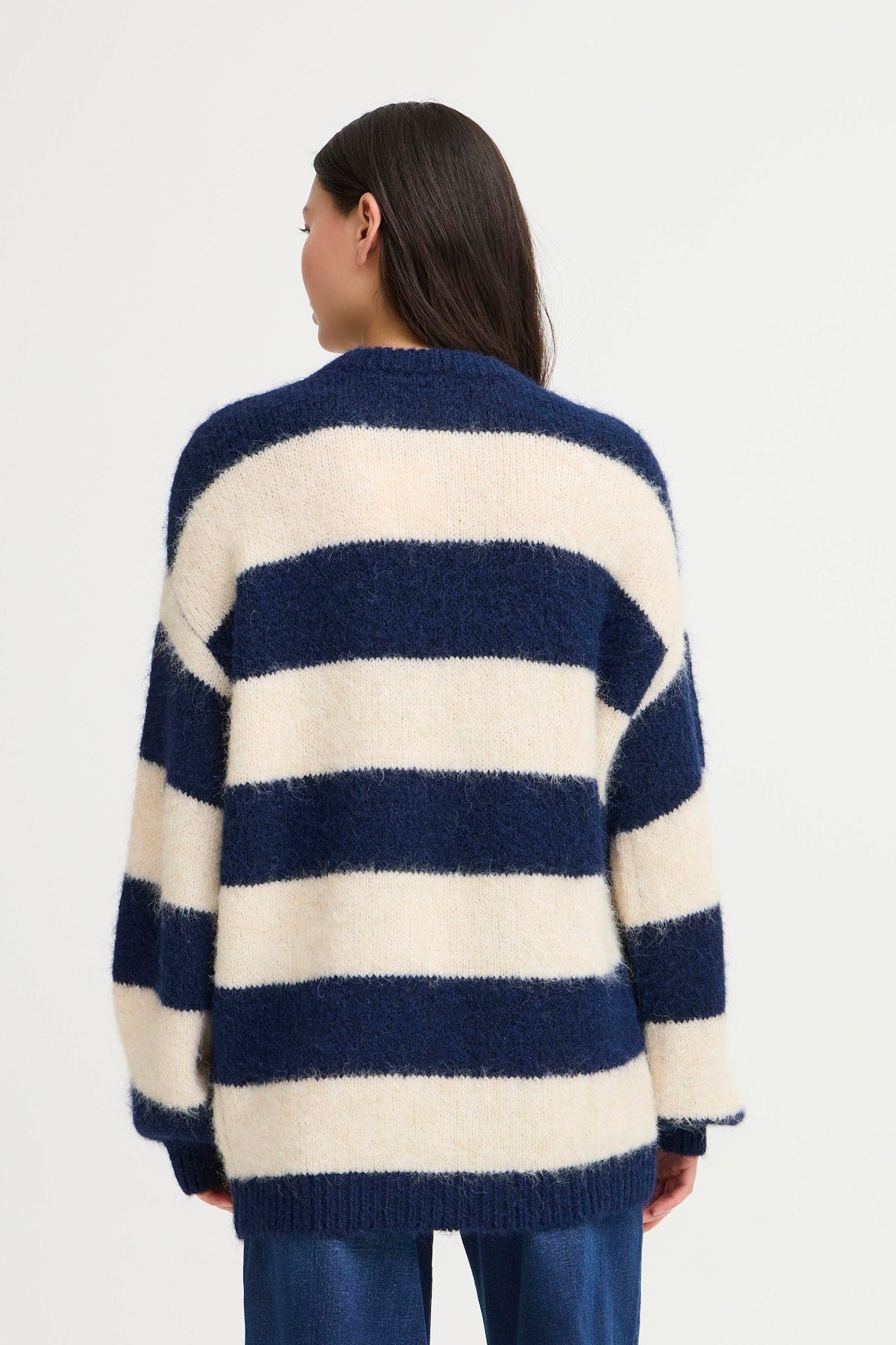 Ichi Ihdayana Pullover