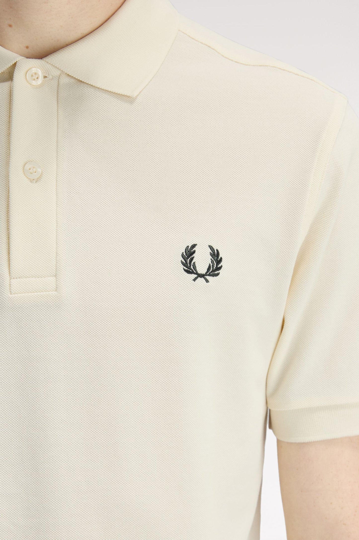 The Fred Perry Shirt M6000