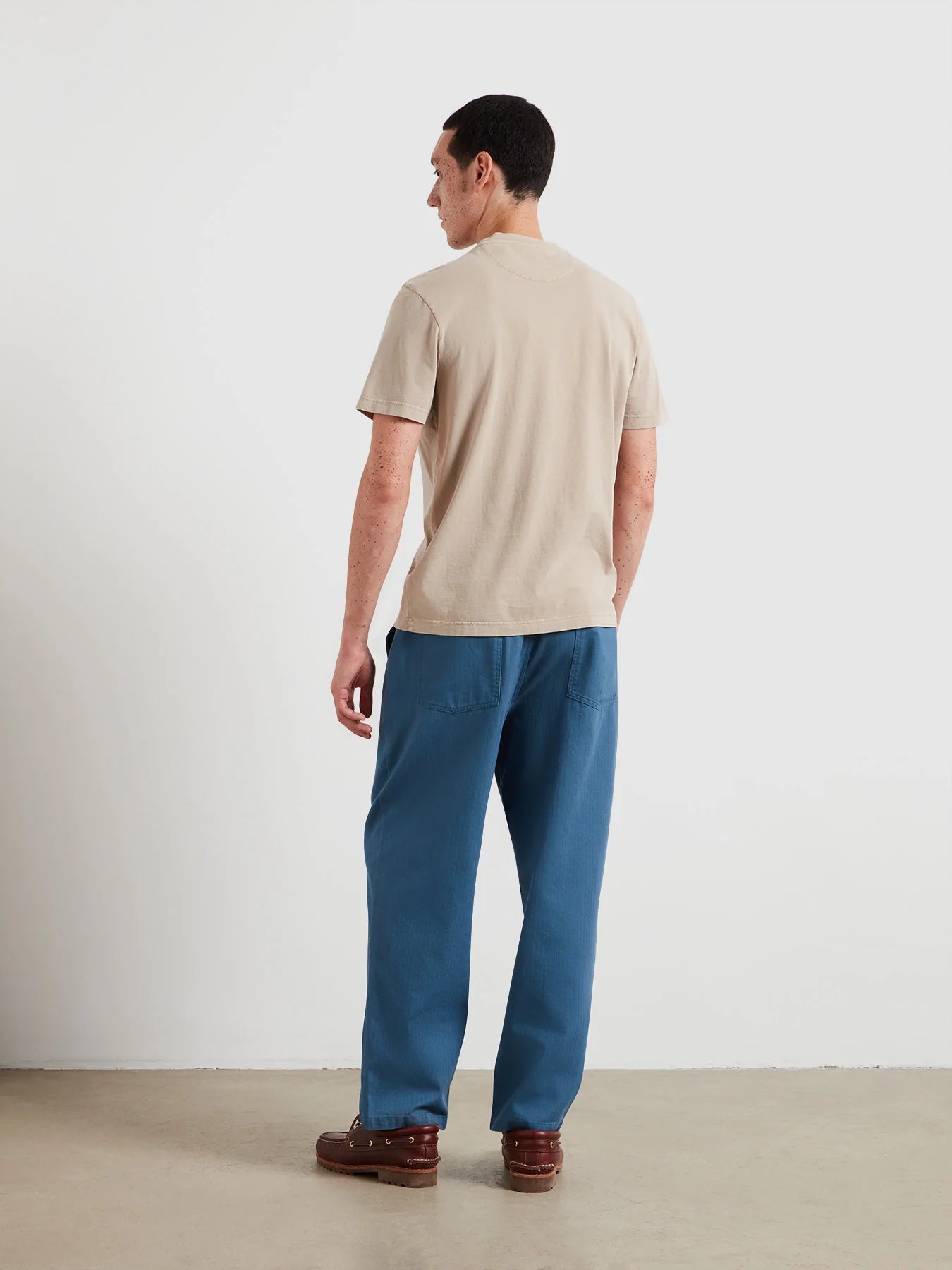 Farah Stacy Pocket T-Shirt In Ashen Taupe