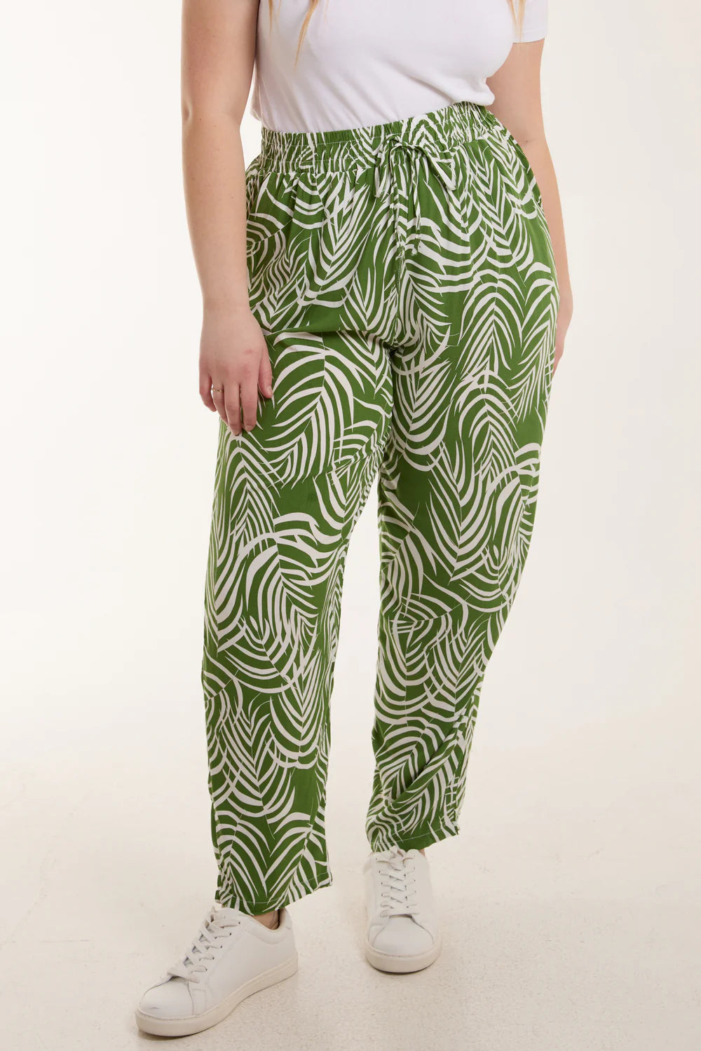 Nova of London Thin Leaf Print Capri Trousers