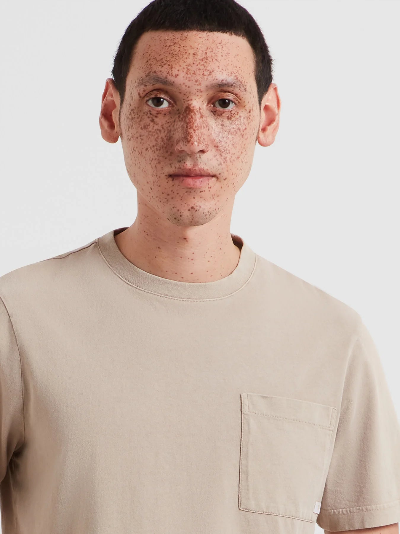 Farah Stacy Pocket T-Shirt In Ashen Taupe
